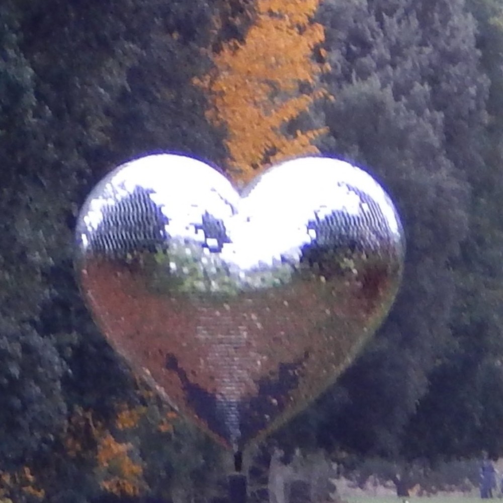 Meet your Posher, Gloria